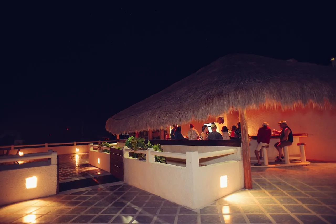 Aquatech Villas Derosa Resort Акумаль Апарт-отель