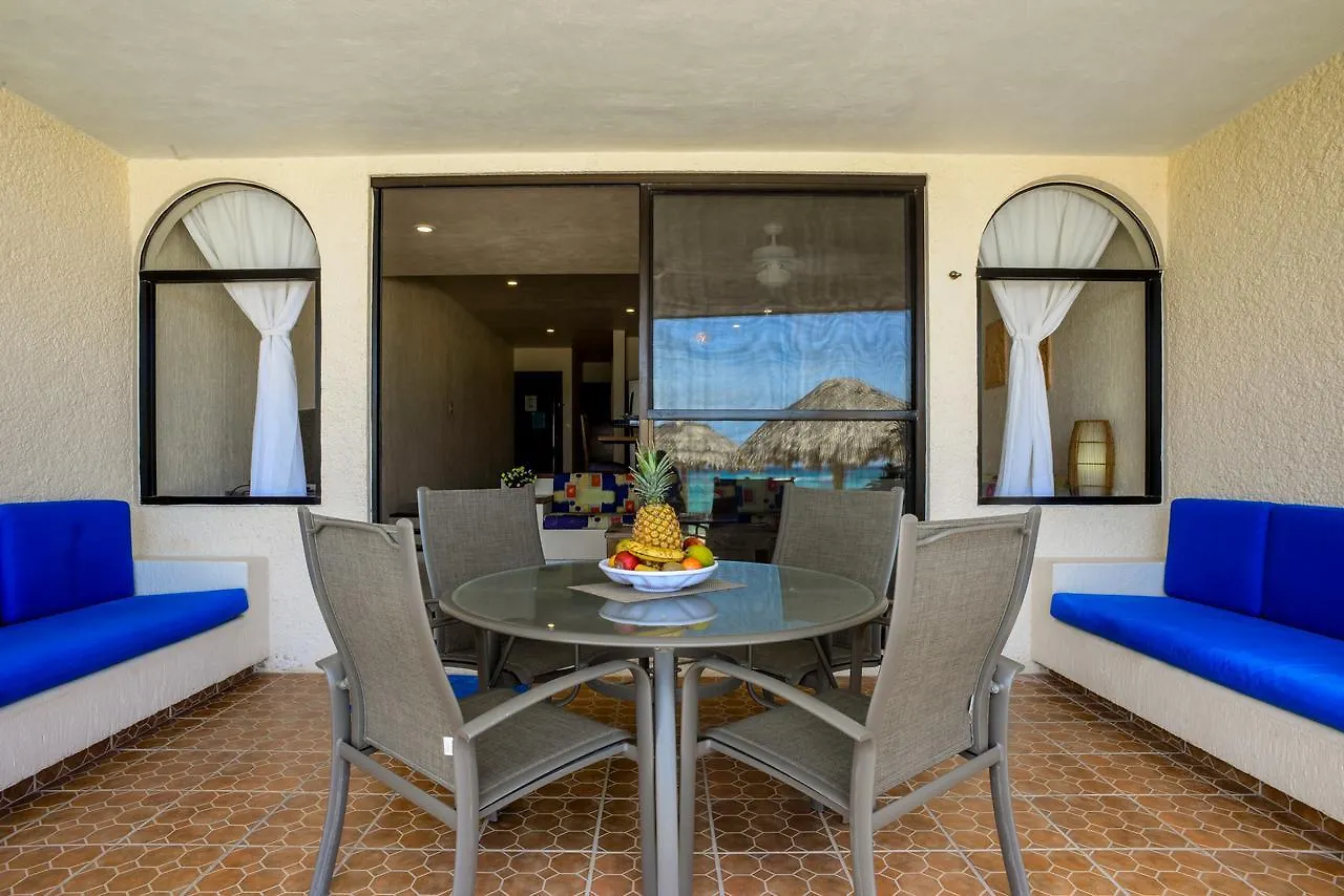 Aquatech Villas Derosa Resort Акумаль Апарт-отель
